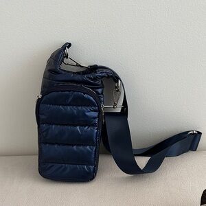 WANDERFULL HYDROBAG NAVY BLUE PUFFER WITH ZIPPER POUCHES